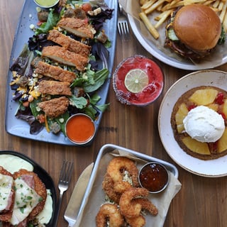 Lazy Dog Restaurant & Bar