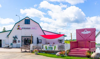 Ed Dunneback & Girl's Farm Market