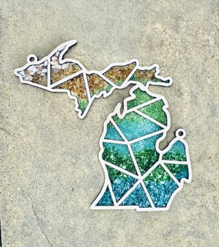 CRUSHED GLASS SUNCATCHERS