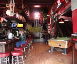 Lucky's Bar