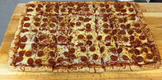 Lindsey's Pizza