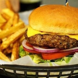 Puckers Sports Pub & Grille