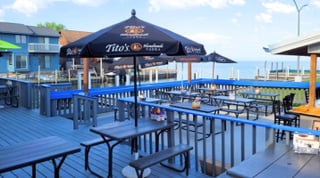 On the Rocks Smoke House & Tiki Bar