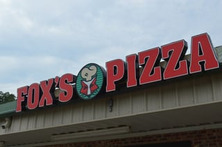 Fox's Pizza Den