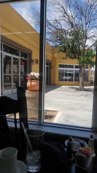 Del Barrio Restaurant