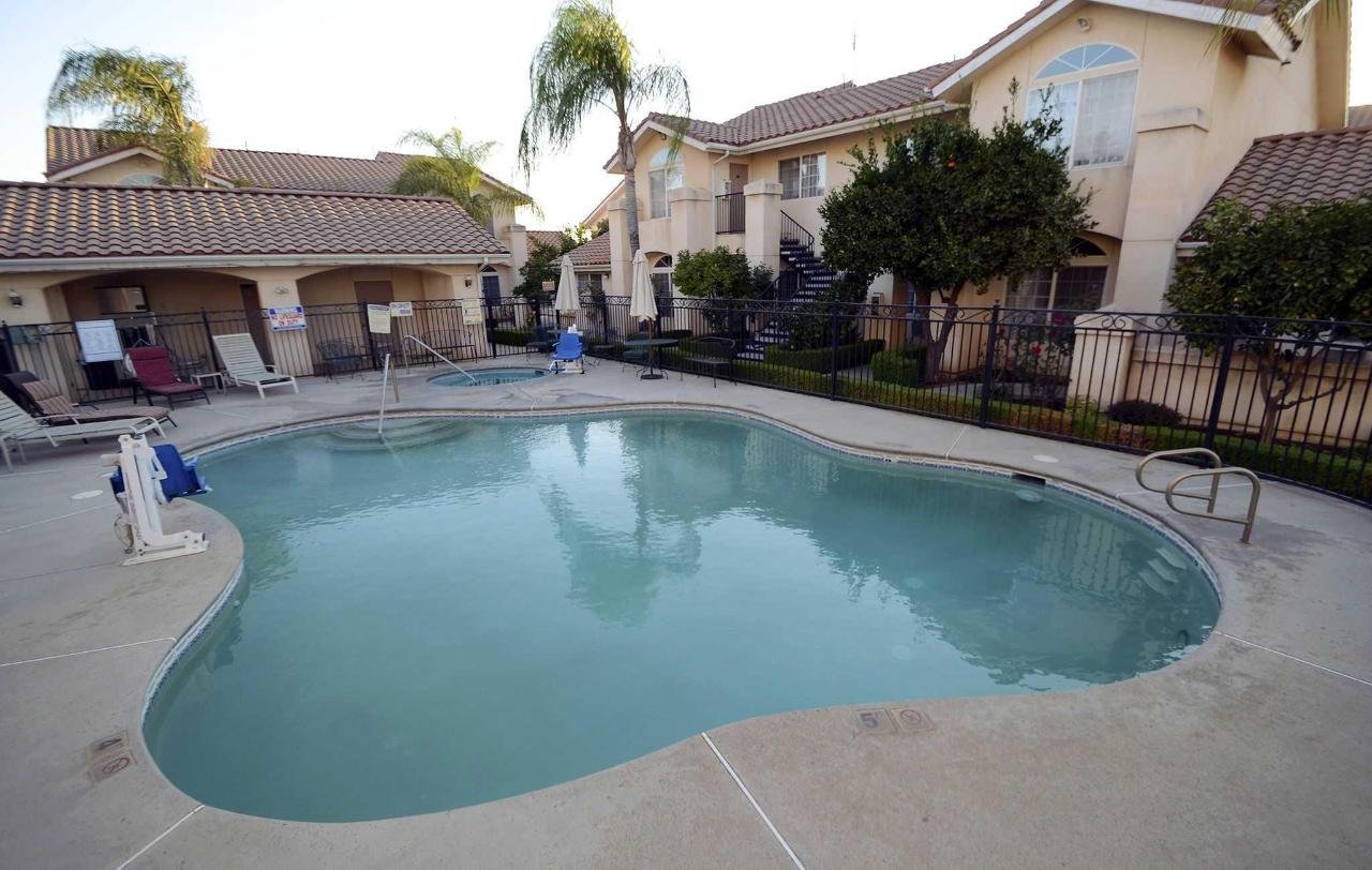 Garden Inn & Suites