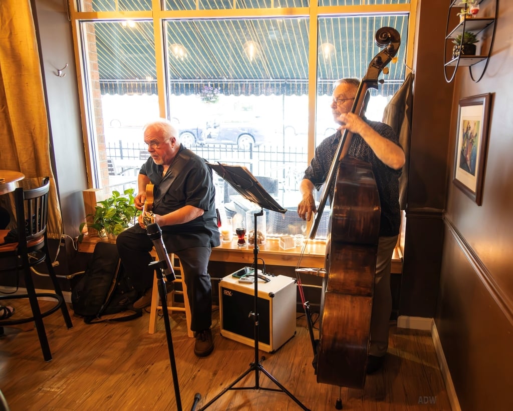 Live Jazz Feat. Mike Kelly & Dave Arenius