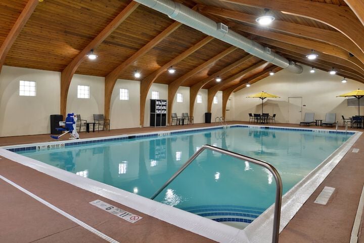 Holiday Inn & Suites Rochester - Marketplace, an IHG Hotel