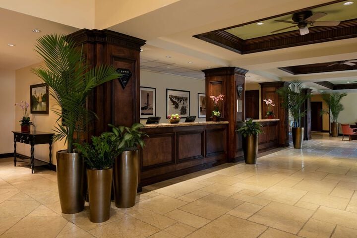 Jupiter Beach Resort & Spa