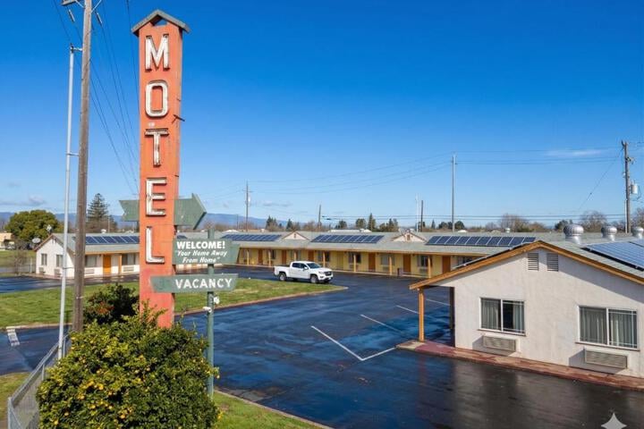 Gables Motel