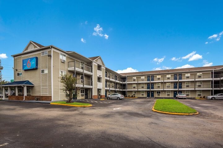 Studio 6 Extended Stay - Jacksonville, FL - South