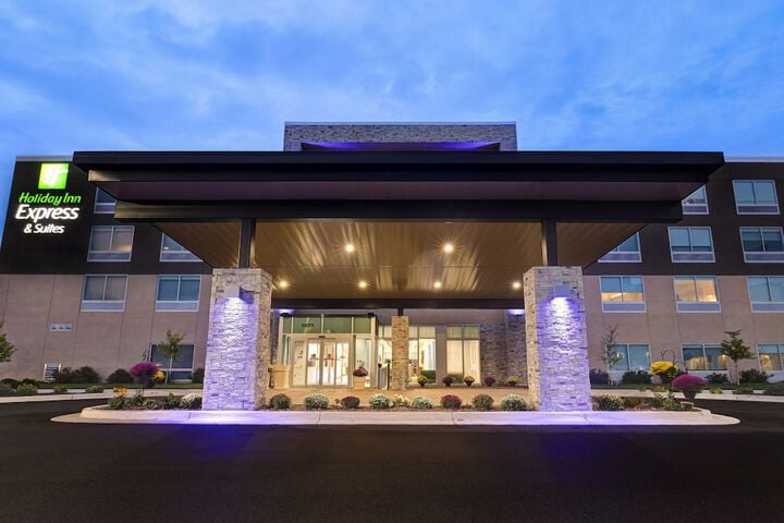 Holiday Inn Express & Suites Ann Arbor - University South, an IHG Hotel