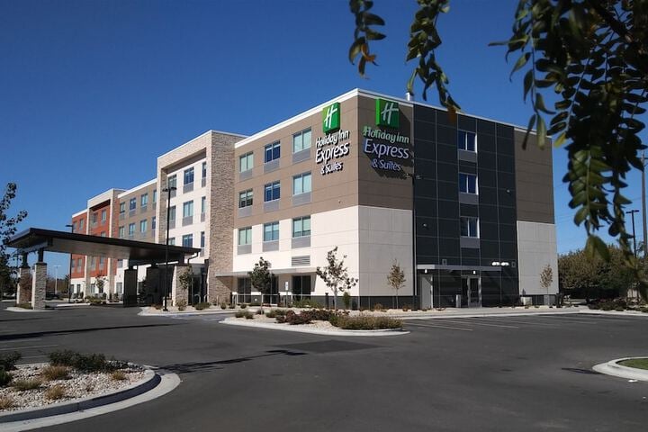 Holiday Inn Express & Suites Boise Airport, an IHG Hotel
