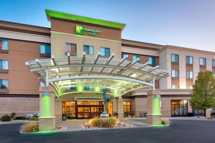 Holiday Inn & Suites Salt Lake City-Airport West, an IHG Hotel