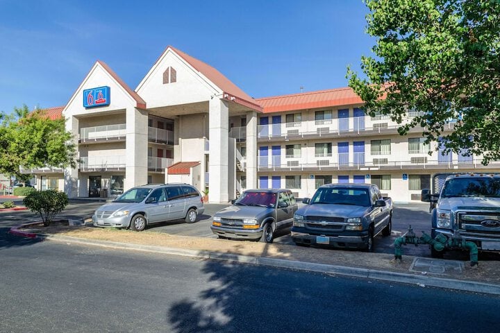 Motel 6 Fresno, CA - Yosemite Hwy