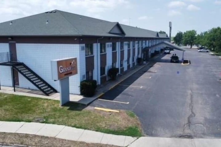 Grand Inn