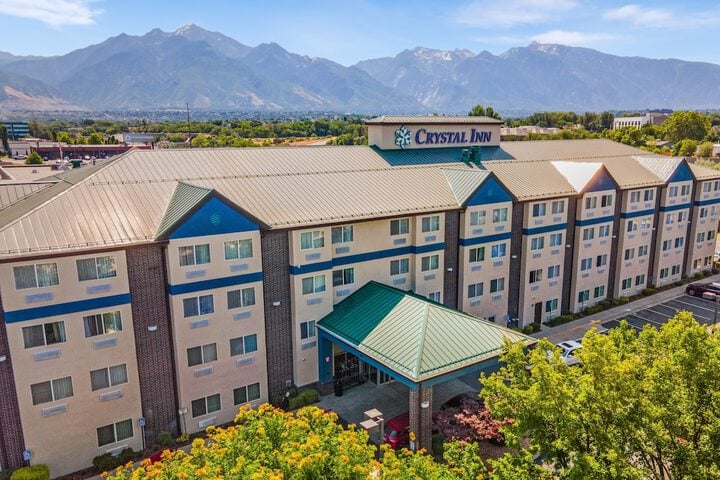 Crystal Inn Hotel & Suites Midvalley