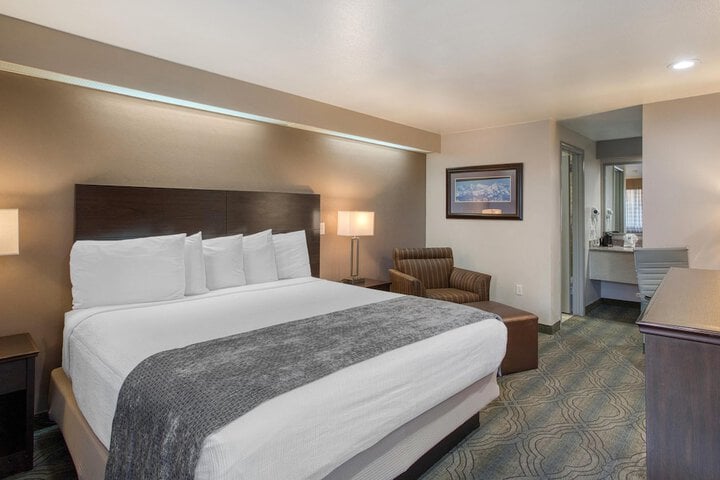 City Creek Inn & Suites