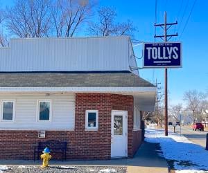 Tollys Bar and Grill