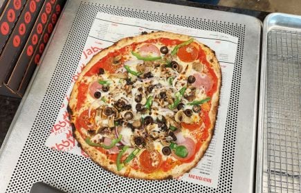 Jabbys Thibodaux pizza