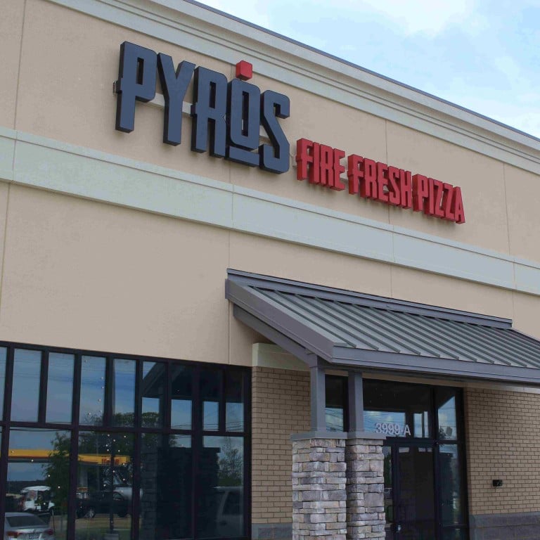 PYRO'S Fire Fresh Pizza