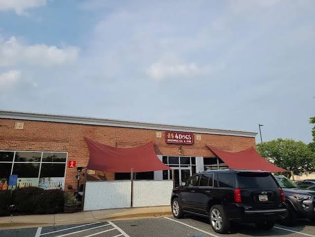 4 Dogs Brewing Co. & Pub