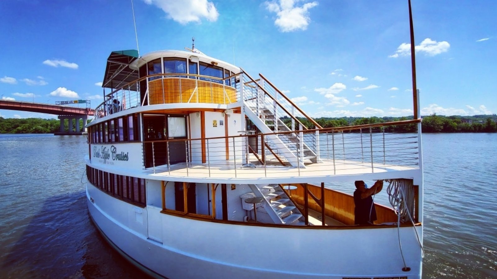 Dutch Apple Cruises & Tours