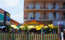 Hammerheads Bar & Grill