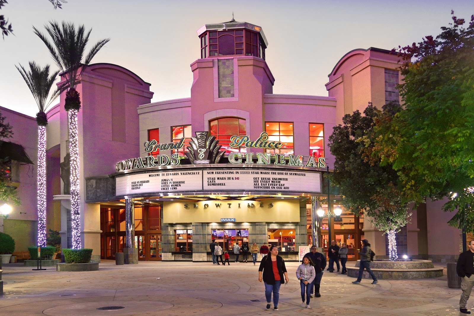 Regal Edwards Valencia