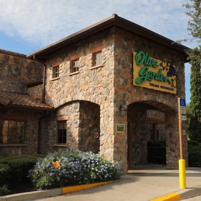 Rolling Oaks Commons Plaza