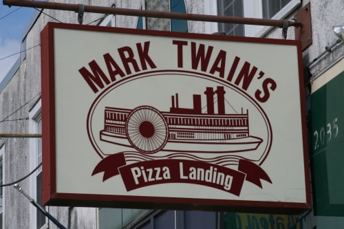 Mark Twain's Pizza Landing