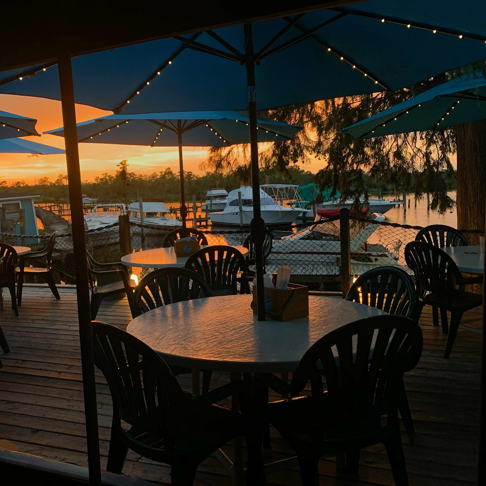 Capt. Bob Beck’s Marina Cafe