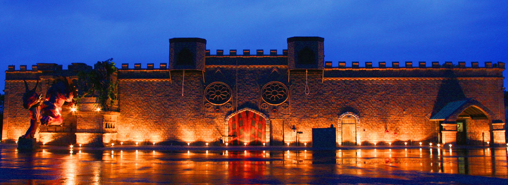 Ghostly Manor Thrill Center