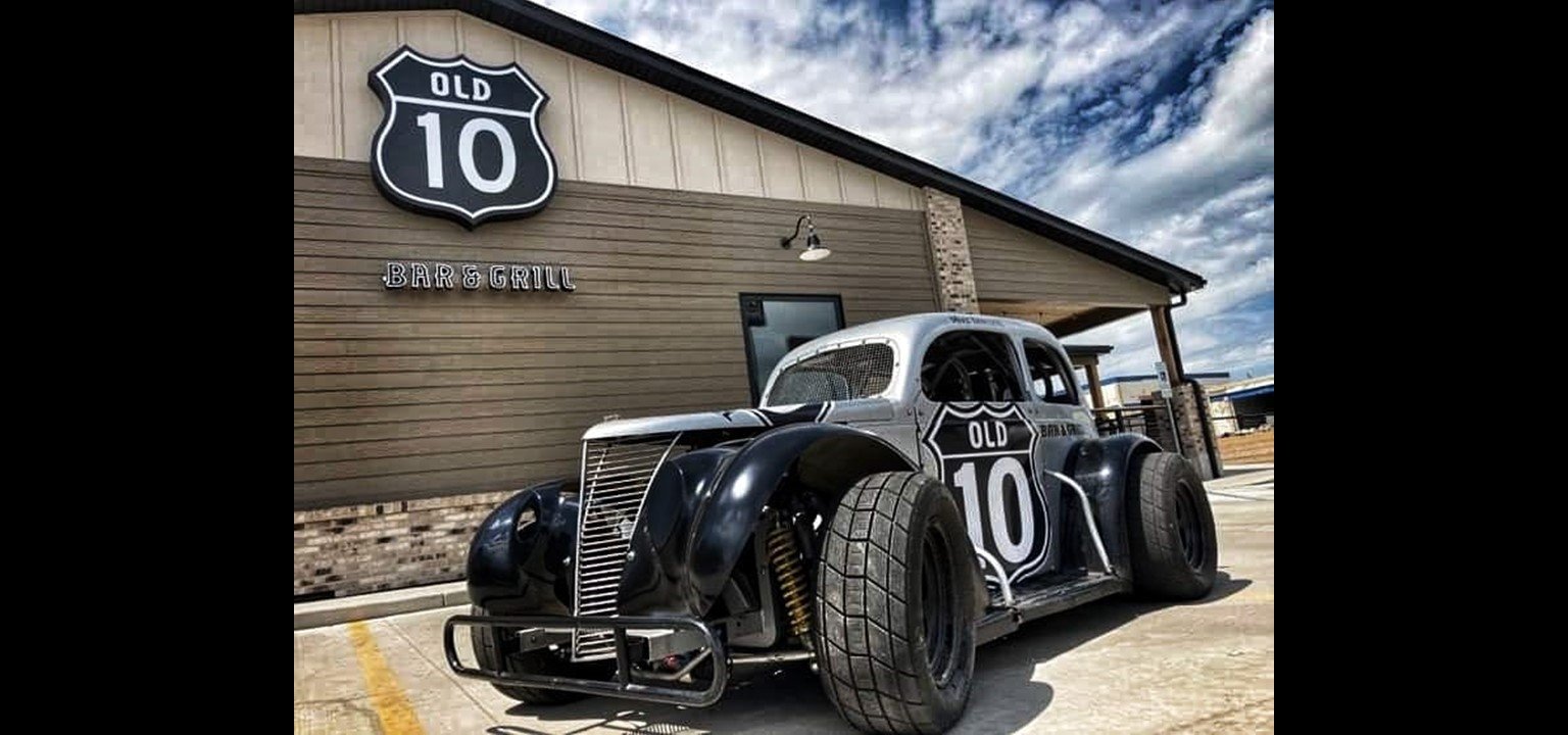 Old 10 Bar & Grill