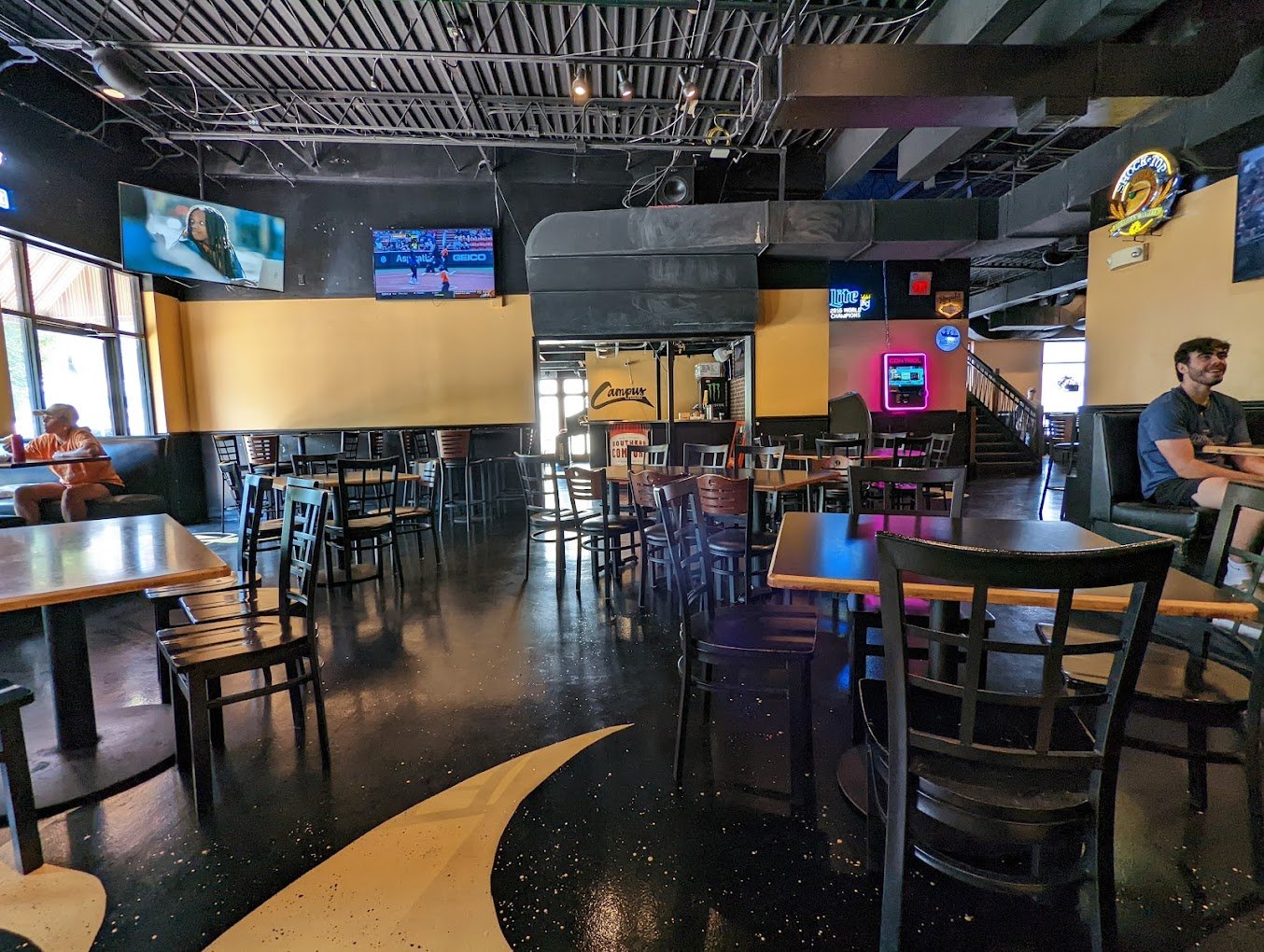 Campus Bar & Grill