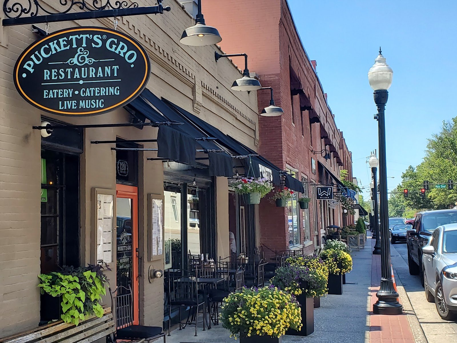 Puckett's Restaurant