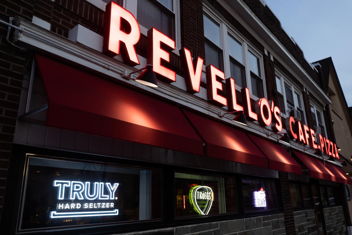 Revello's Pizza Cafe