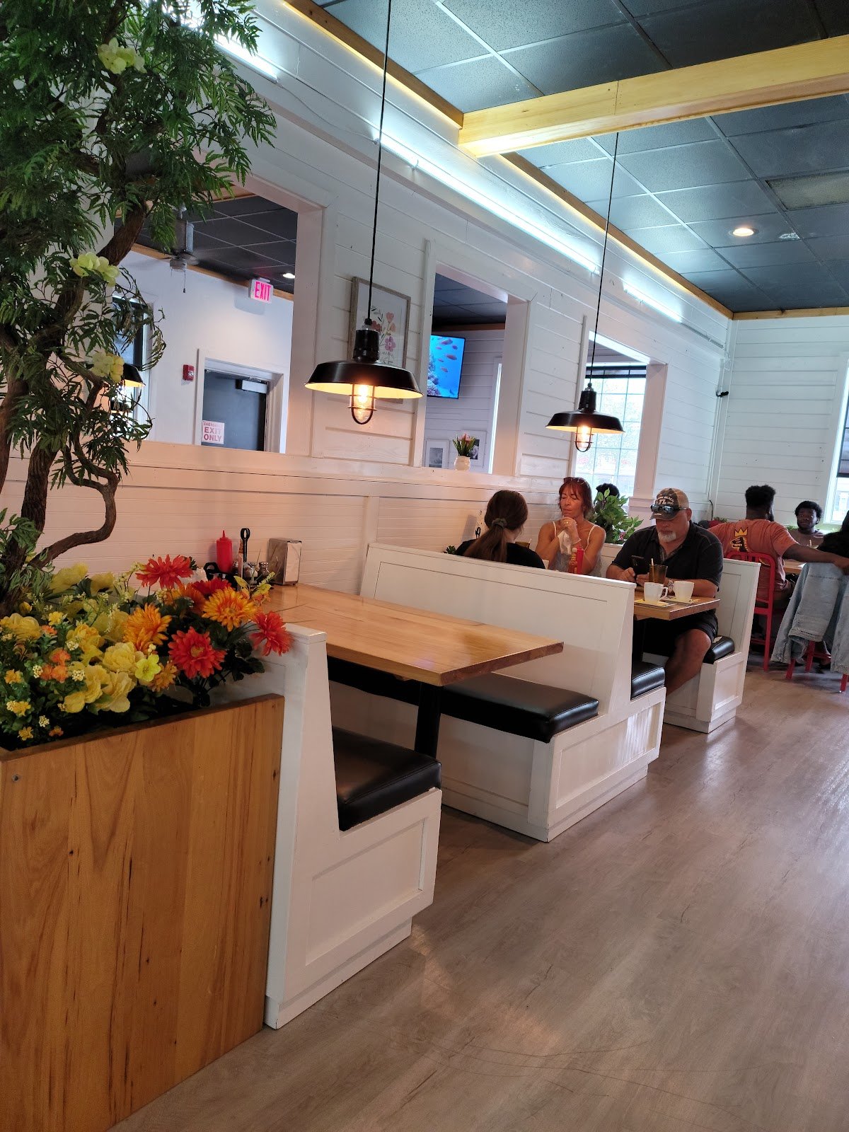 Bees Knees Diner Lake Worth