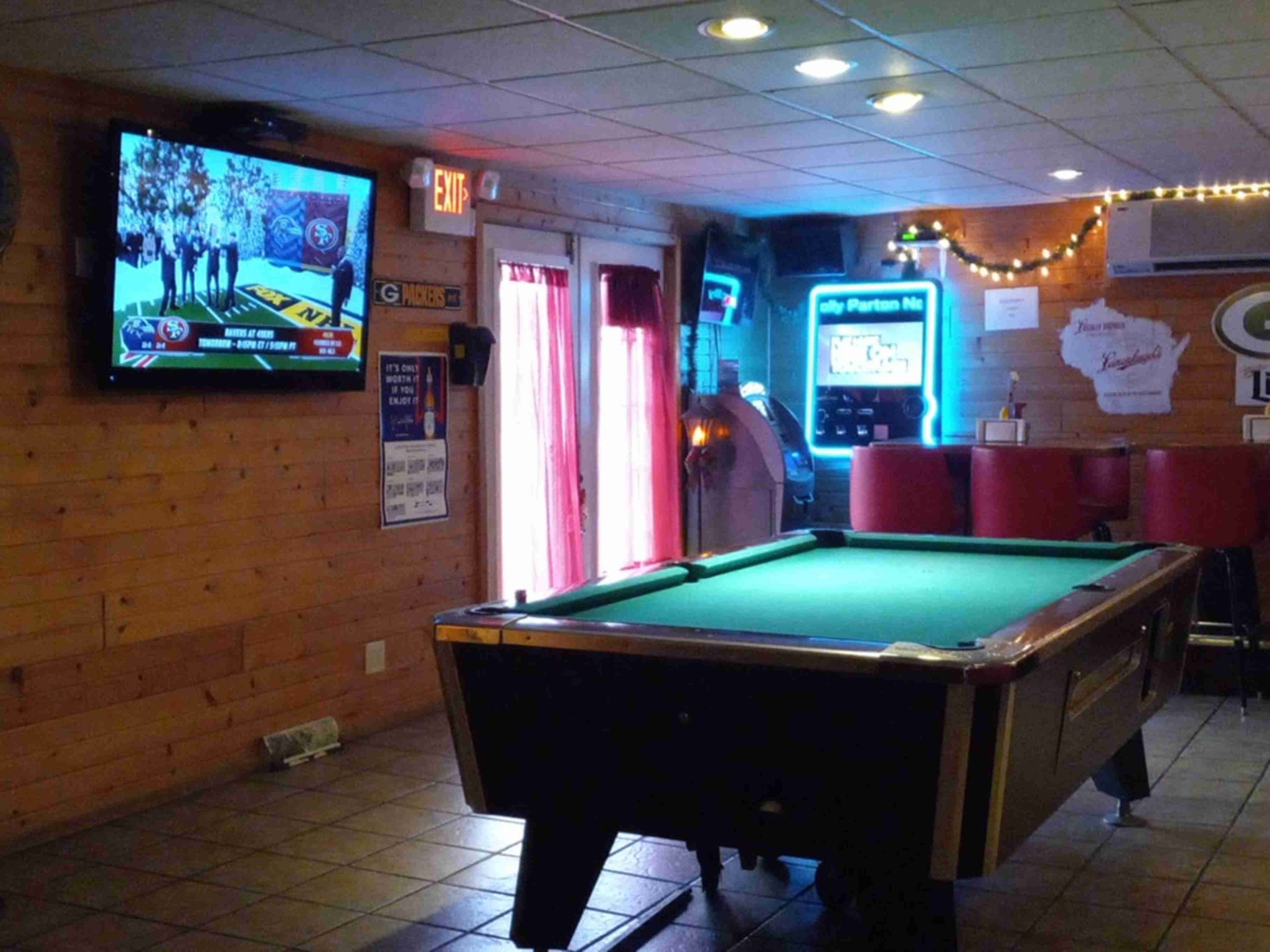 Tamaracks Pub & Grill