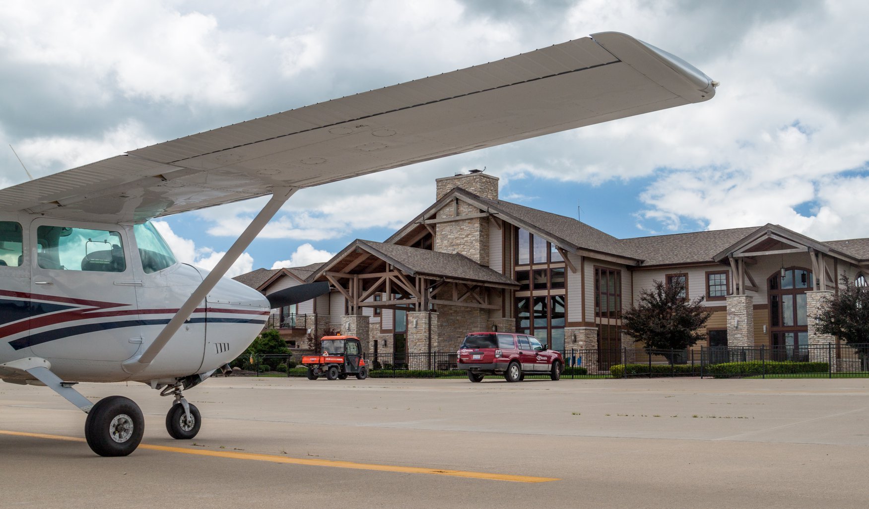 Monee, Illinois Bult Field Airport