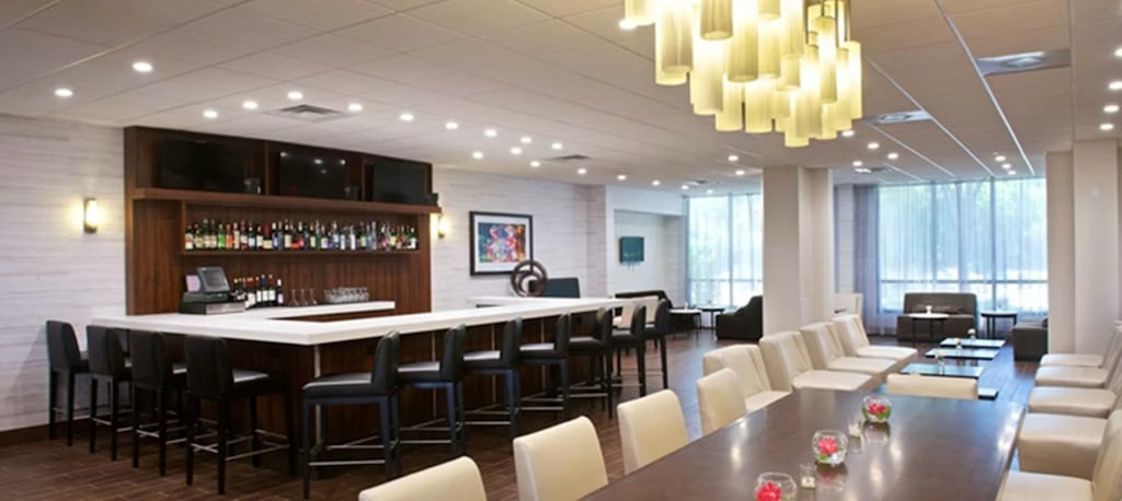 Ganders Restaurant & Lounge