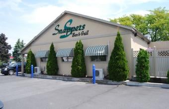 Snappers Bar & Grill