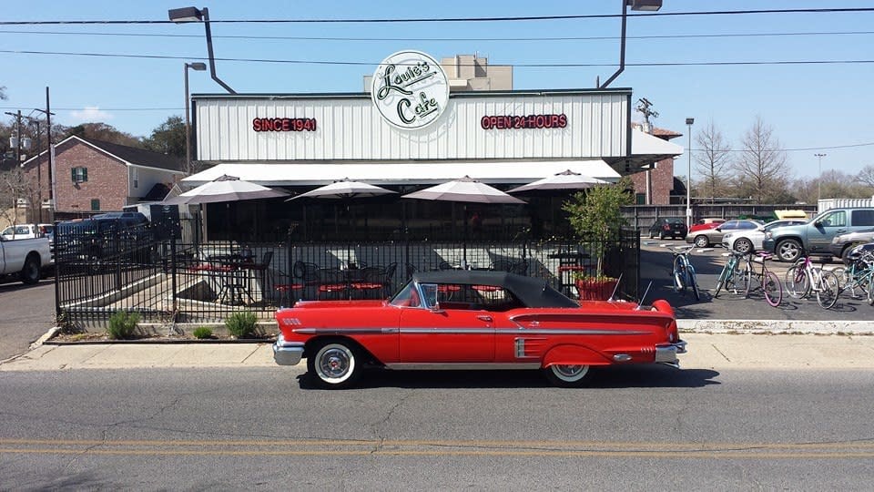 Louie's Cafe