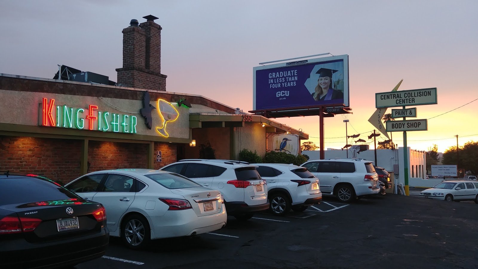 Kingfisher Bar & Grill
