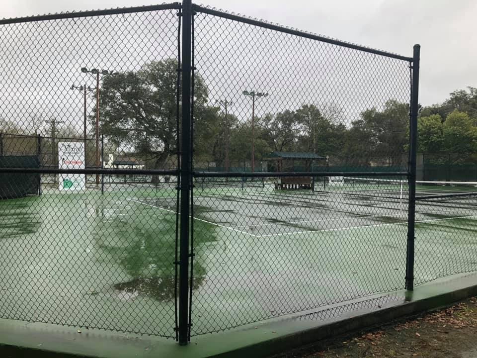Bayou Bluff Tennis & Recreation Club