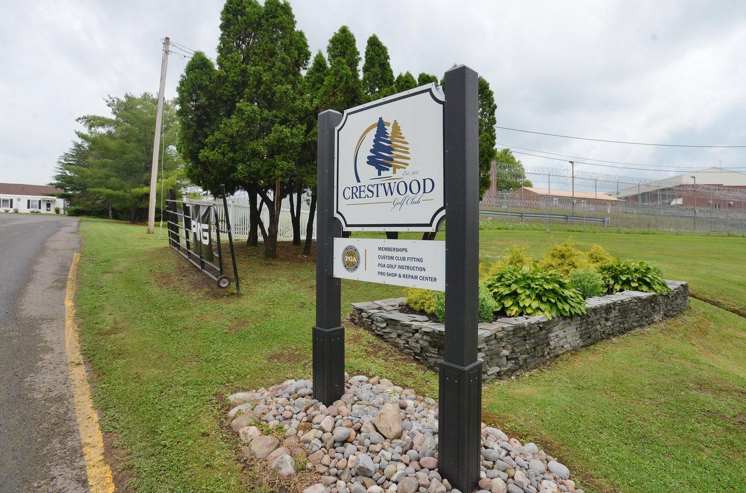 Crestwood Golf Club