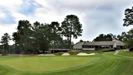 Houndslake Country Club