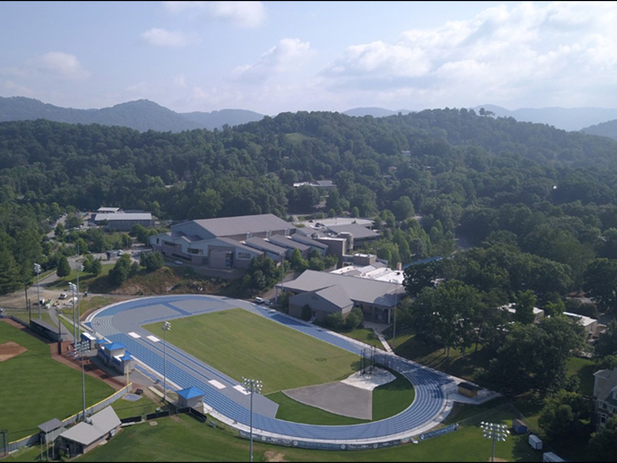 Karl Straus Track