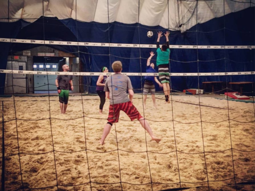 Loopy’s Grill & Saloon Beach Volleyball Courts