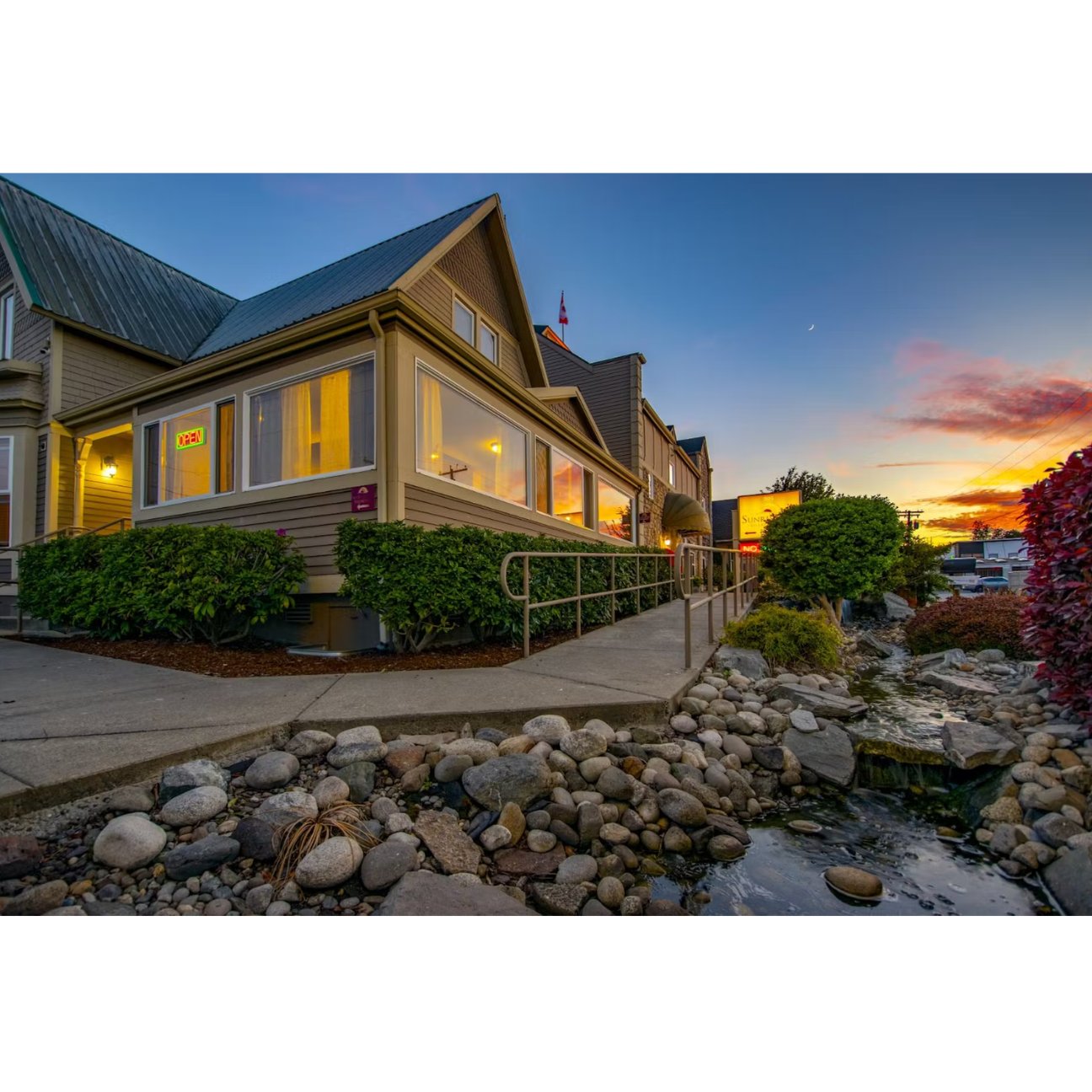 Sunrise Inn Villas and Suites